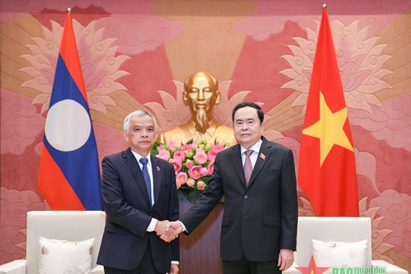 Phó chủ tịch Thường trực Quốc hội Trần Thanh Mẫn tiếp Phó chủ tịch Quốc hội Lào